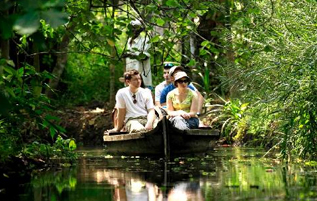 kerala backwater canoe